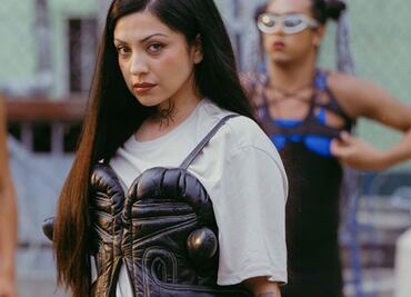 Mon Laferte celebra su primer voto como mexicana en las elecciones presidenciales