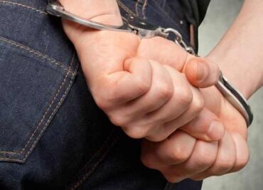 Detienen a “El Chano”, líder de “Los Karin”; robaba motocicletas y falsificaba placas y documentos vehiculares