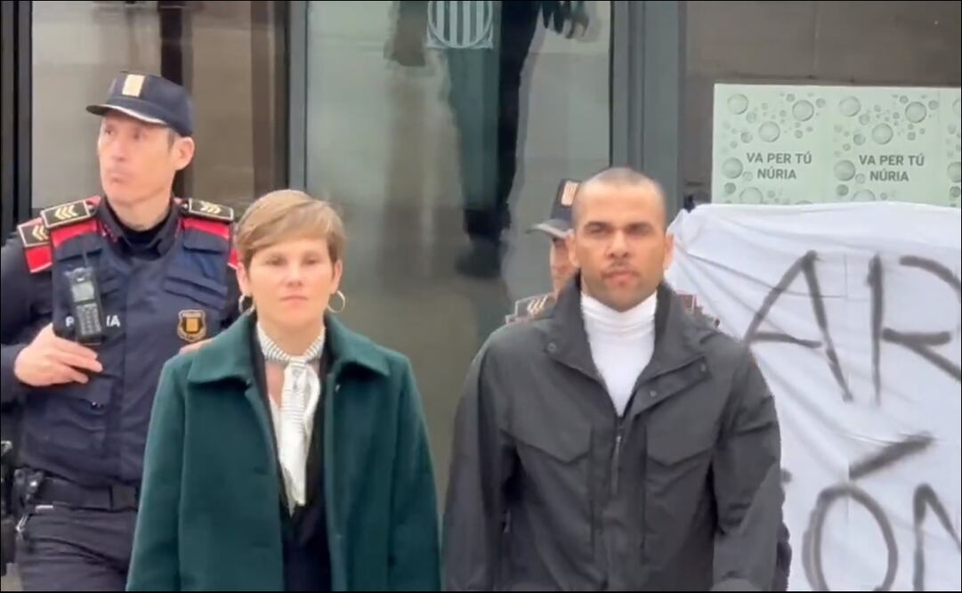 Dani Alves salió de prisión este lunes tras el pago de la fianza - Foto: Captura de pantalla