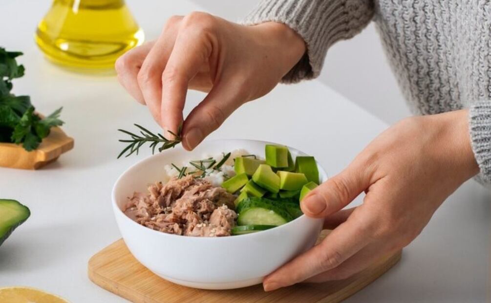 El atún es reconocido por su alto contenido de proteínas y un nivel bajo de grasa. Foto: Freepik