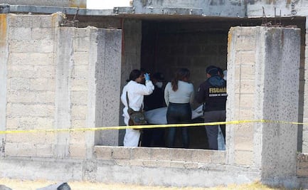 Hallan dos cuerpos dentro de obra negra en Edomex; estaban calcinados y con signos de violencia