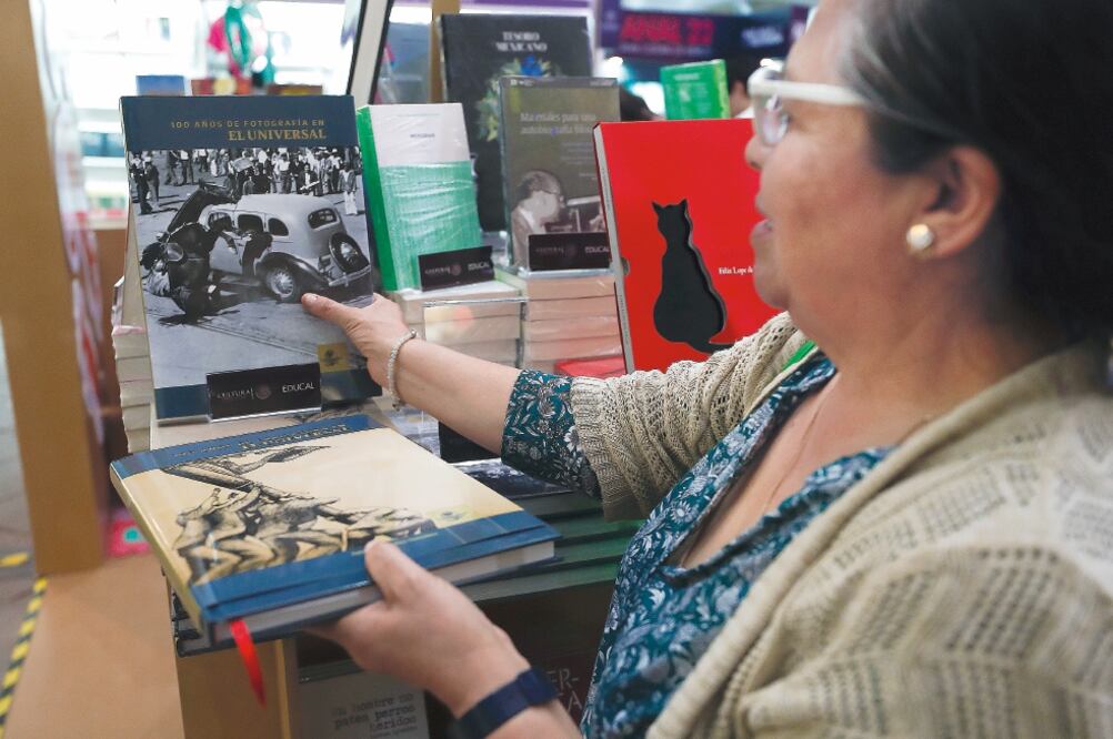 Los libros sobre caricatura y fotografía de EL UNIVERSAL inducen a los lectores a la reflexión y a la crítica a través de las imágenes. (YADÍN XOLALPA. EL UNIVERSAL)