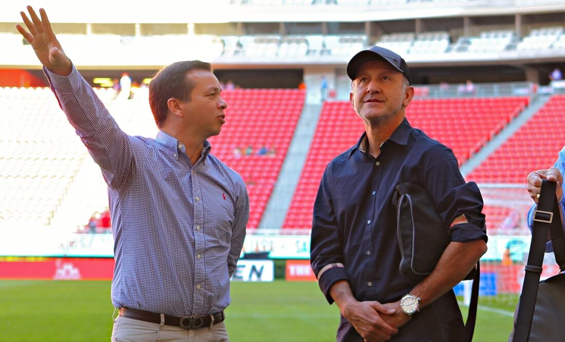 El extécnico de la Selección Mexicana en una visita al Estadio de Chivas en 2015. Foto: Imago 7