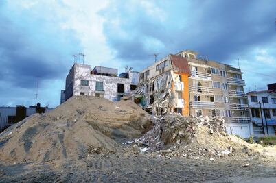 Con corrupción en los cimientos