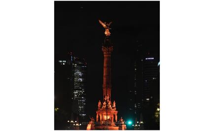 Iluminan Ángel de la Independencia por cumbre contra el cáncer