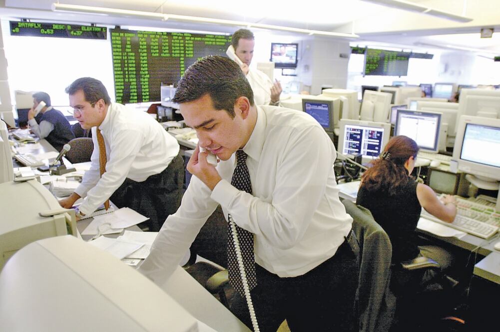 El FMI destacó que las ganancias corporativas podrán pagar la deuda, la cual se incrementó de 28% a 32% del PIB. Esa proporción involucra a empresas estatales y subsidiarias de compañías mexicanas (ARCHIVO EL UNIVERSAL)