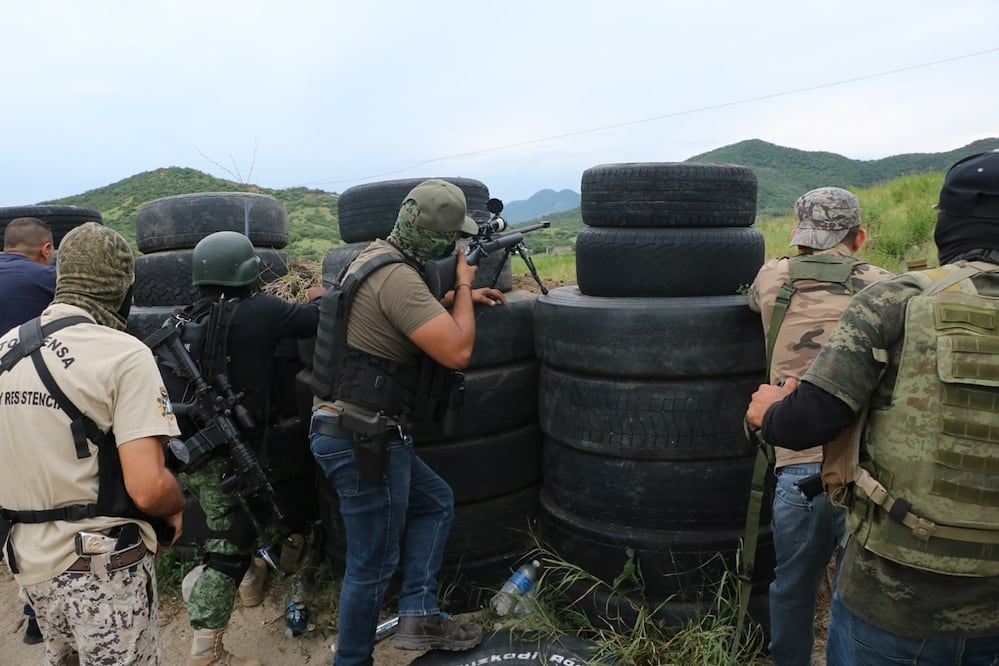 Los representantes de las comunidades, hartos del desplazamiento forzado por la violencia en Michoacán, adelantaron que en breve harán pública la conformación de nueva cuenta. Foto: Carlos Arrieta. El Universal
