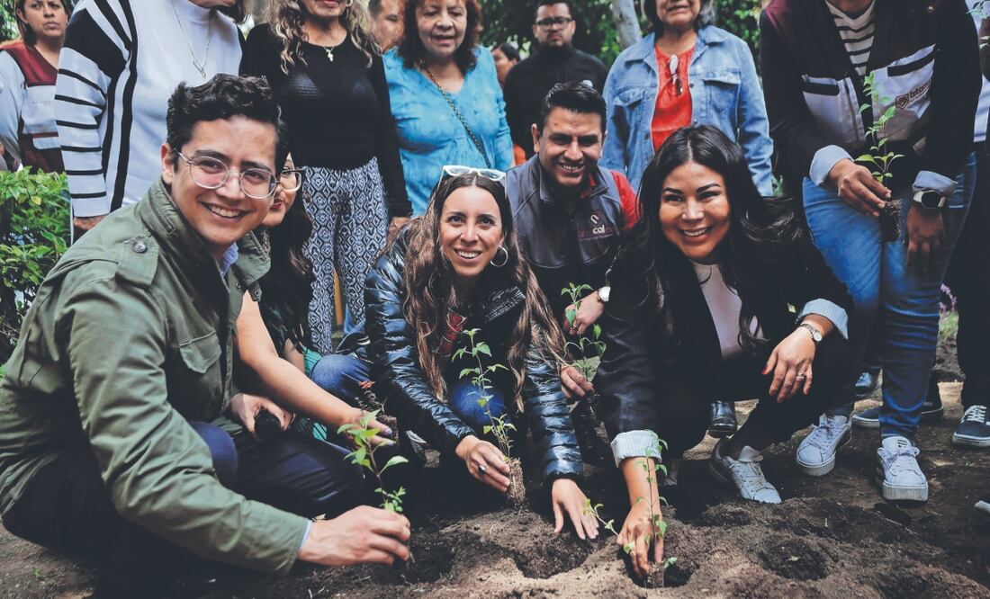El arranque del primer Jardín para la vida se realizó en Iztacalco. Foto: de DIEGO SIMÓN. el universal