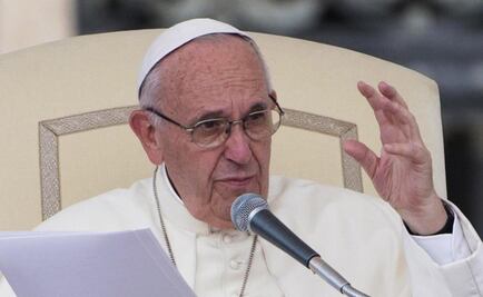 Papa pide que el periodismo no se convierta "en un arma de destrucción"