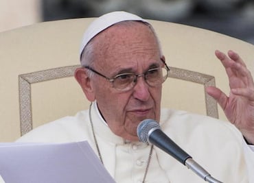 Papa pide que el periodismo no se convierta "en un arma de destrucción"