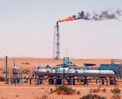 Ataque de EU a Irán aviva temores a que el petróleo se dispare; podría llegar a hasta los 100 dólares por barril