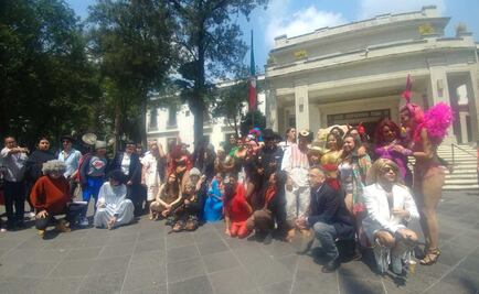 Los Pinos le abre la puerta al cabaret