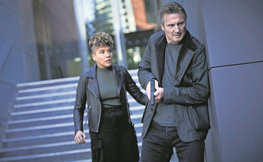 El actor interpreta a un agente del gobierno que busca exponer la corrupción de su jefe. Aquí al lado de Emmy Raver-Lampman. Foto: Lightstream Pictures / Eagle Films