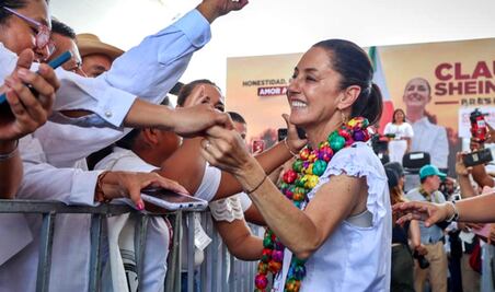 Claudia Sheinbaum se compromete a guardar el legado de AMLO
