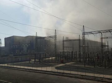 Suspenden clases en 30 escuelas por incendio en fábrica de Ciudad Sahagún, Hidalgo; fuego ha afectado la calidad del aire