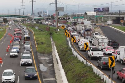 Obras de Tren Interurbano colapsan la México-Toluca