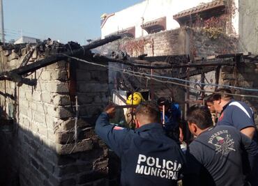 Mueren dos niños por incendio en casa de Valle de Chalco