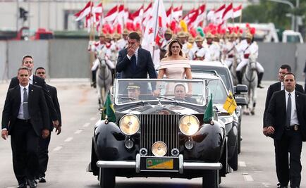 Bolsonaro llega al Congreso aclamado por miles de brasileños