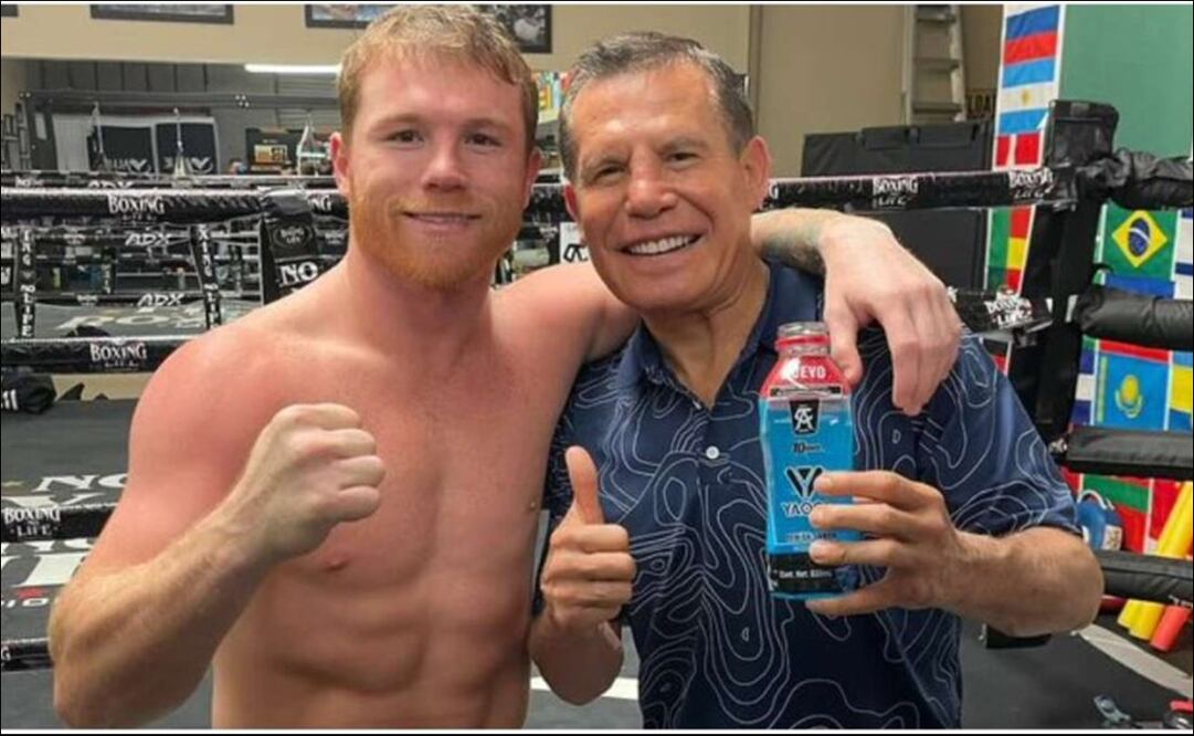 Canelo Álvarez junto a Julio César Chávez / Foto: Especiales