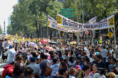 PRD concluye marcha; no entregan documento a Peña