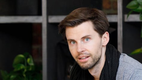 Justin McLeod, el joven que tras perder al amor de su vida fundó la app de citas Hinge