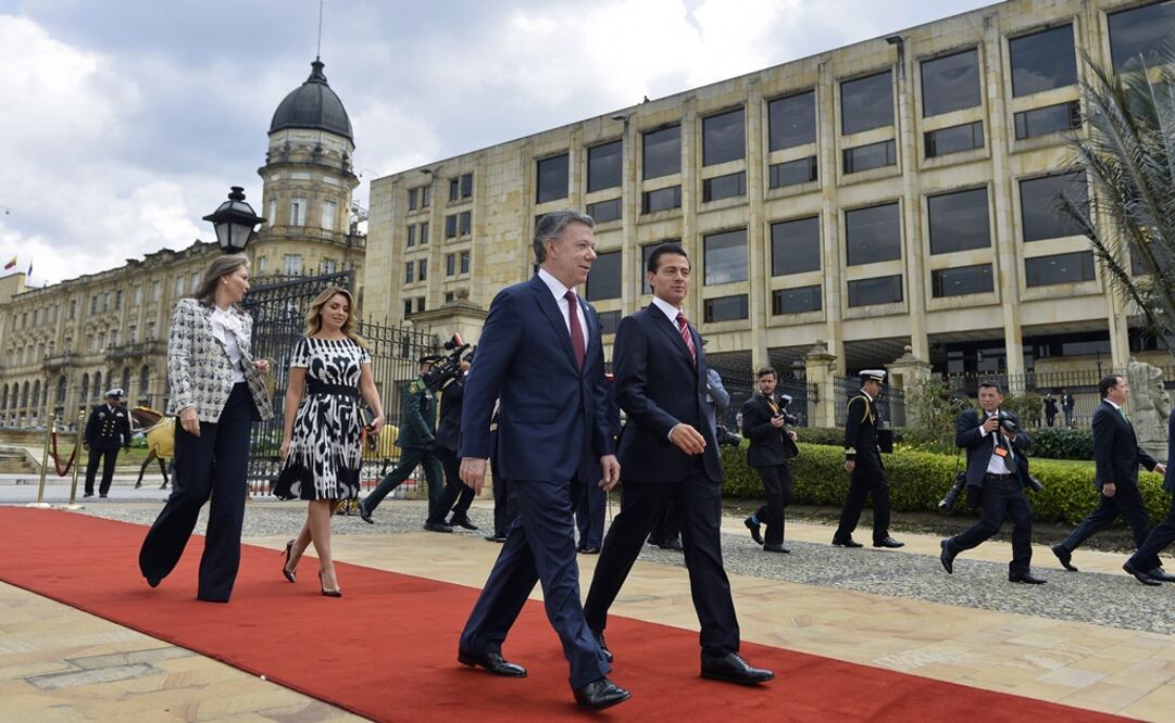 En el marco de la Visita de Estado que realizó a Colombia, el presidente Peña fue recibido con honores militares en la Casa de Nariño por su homólogo colombiano. /Xinhua
