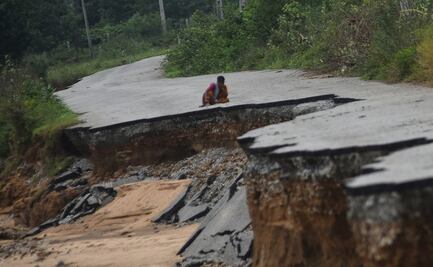 Cae autobús con 47 personas en un río en la India, hay 9 muertos