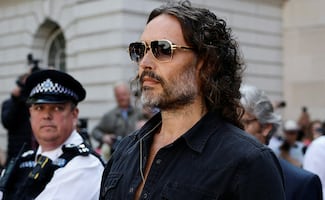Russell Brand enfrenta nuevas acusaciones de agresión sexual en Reino Unido