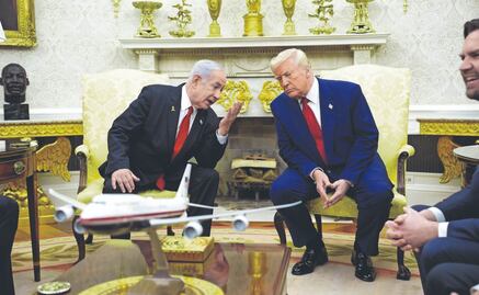 Trump eleva amenaza, con aranceles al 100% a China