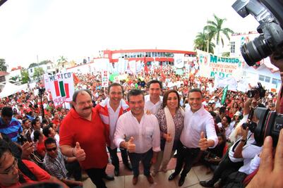 Se registran dos precandidatos priístas para Q. Roo