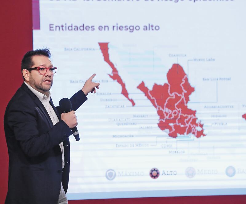 Ricardo Cortés Alcalá, director de Promoción de la Salud, detalló la situación de las entidades que permanecerán en semáforo naranja. Foto: JUAN BOITES. EL UNIVERSAL