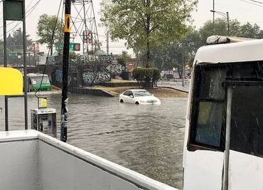 Reportan encharcamientos en Copilco por fuerte lluvia