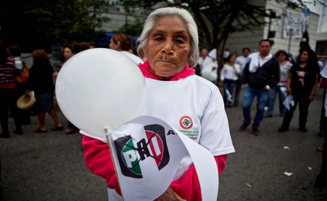 Estas elecciones sólo consiguió 25 curules jugando en solitario. El resto, 160 distritos, los obtuvo gracias a la unión con el PVEM. 