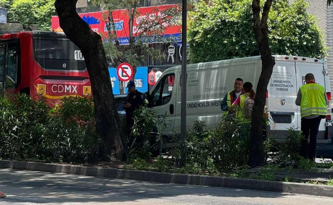 Un hombre de la tercera edad perdió la vida este martes al interior de una unidad del Metrobús de la Línea 1. Foto: Especial.
