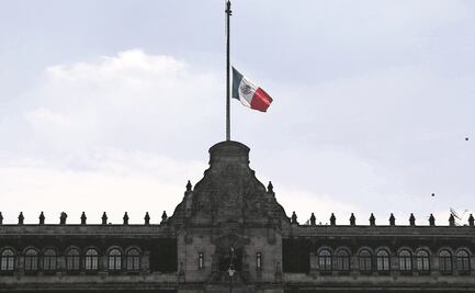 Suspenden actividades de establecimientos mercantiles ubicados en Plaza de la Constitución por Grito y Desfile