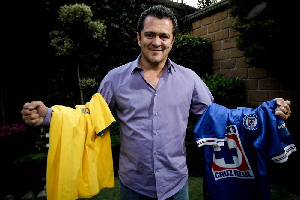 El ‘Grandote de Cerro Azul’, quien militó de celeste y azulcrema, ve a un América poderoso, pero con el deseo de que Cruz Azul preserve la seguidilla sin caer ante el acérrimo rival en el estadio Azul (ARCHIVO EL UNIVERSAL)
