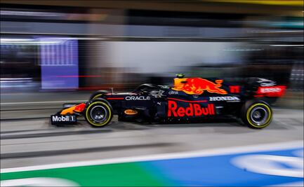 Checo Pérez debuta con inconvenientes en el monoplaza de Red Bull