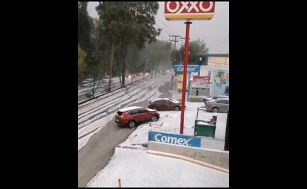 Lluvia y granizo dejan inundaciones y autos bajo el agua en 3 municipios del Edomex
