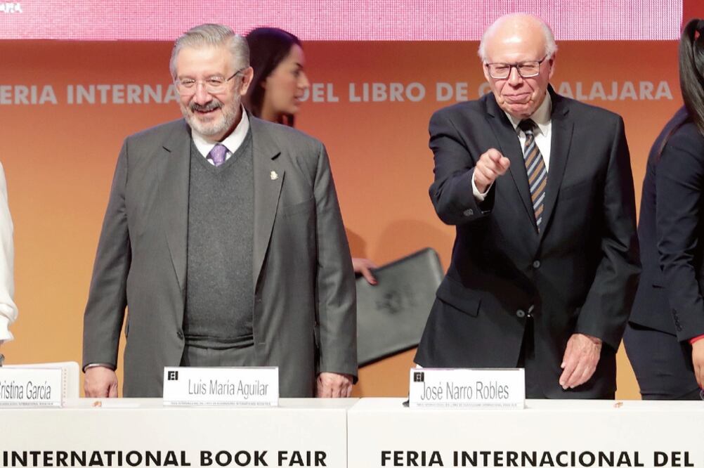 Tras participar en el diálogo “Pensar México”, José Narro (der.) dijo que tendrá que tomar una determinación sobre sus aspiraciones presidenciales. Foto: JUAN BOITES. EL UNIVERSAL