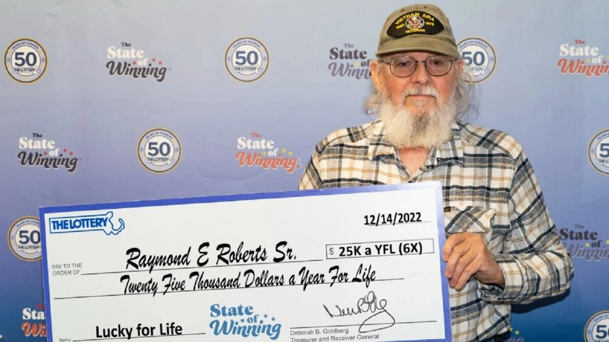 Raymond Roberts Sr. decidió una combinación que le hizo ganar millones de dólares. Foto: Massachusetts State Lottery