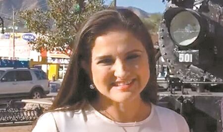 Alcaldesa sonorense exhibe a deudores