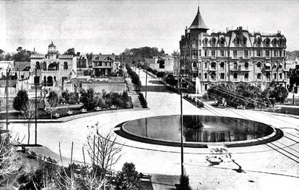 Los castillos rojos de la Roma y Juárez