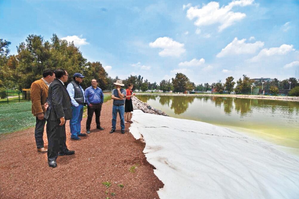 El lago artificial dentro del centro deportivo es uno de los proyectos que administrará la alcaldía. El cuerpo de agua fue planeado para practicar triatlón, buceo, nado abierto y esquí acuático, entre otras disciplinas. Foto/ESPECIAL