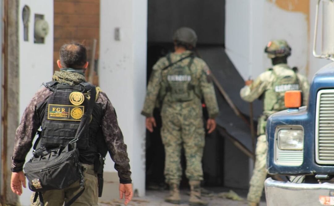 El inmueble de dos plantas, con un balcón que fue sujeto a una inspección por agentes y peritos federales con respaldo del ejército y la Guardia Nacional (23/02/2025). Foto: Especial