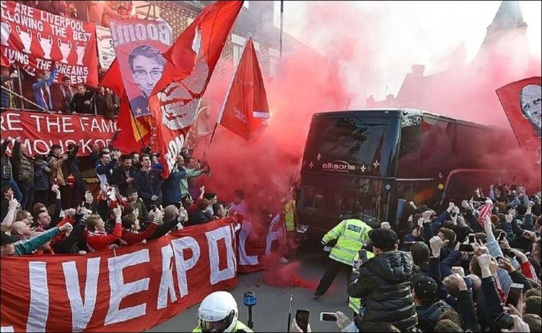 Afición del Liverpool recibe a su equipo - Foto: Especial