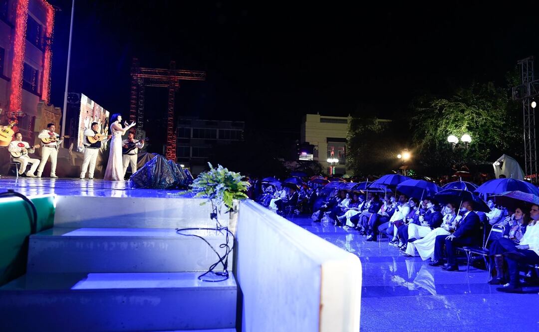 Susana Zabaleta pide que alcalde tape los baches de Cd. Victoria. Foto: Especial