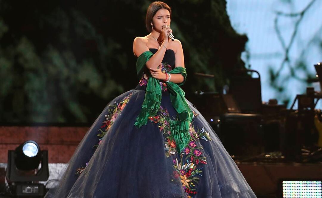 A través de sus discos también puede verse lo mucho que ha crecido, y ya poco se parece a esa pequeñita de nueve años que cantó junto a su hermano.