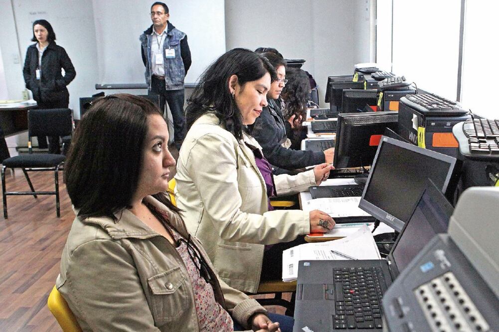 Los profesores de primarias generales tienen más conocimientos y habilidades que los de planteles indígenas, según datos de Mexicanos Primero (ARCHIVO EL UNIVERSAL)