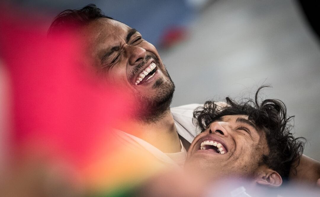 Martín y Christopher viven su orgullo en el reclusorio varonil oriente. Foto: Germán Espinosa / EL UNIVERSAL