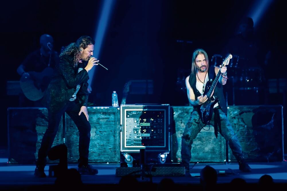 La banda tapatía está de gira en EU. Aquí, su show en San Diego, el sábado (DIEGO MAUNG. EFE)